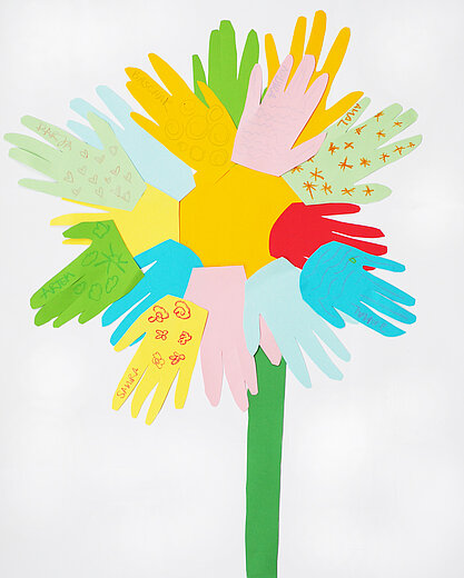 Aktionsidee "Eine Blume aus Händen"
